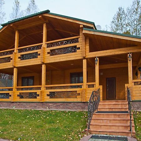 Babintsy Комплекс Відпочинку Goldfіsh Сlubゲストハウス エクステリア 写真